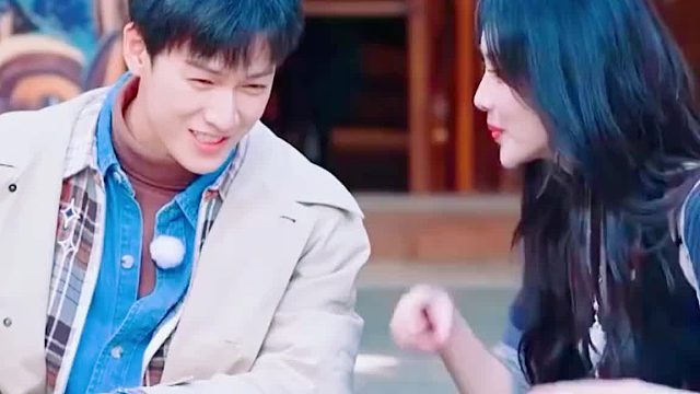 “到底谁发明的这个游戏  真的要把我笑飞了”