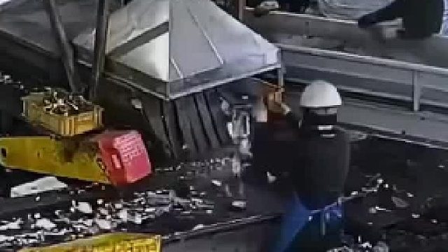 安全从不是口号，而是刻在骨子里的反应。