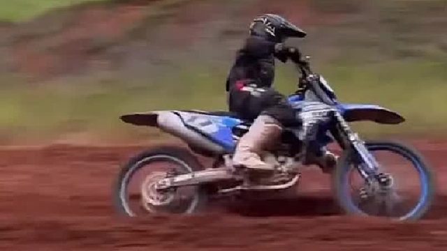 看看摩托大神控车