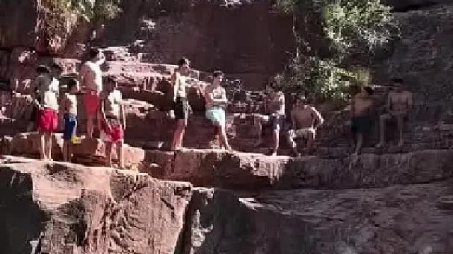 年轻不疯狂，老了哪有故事下酒