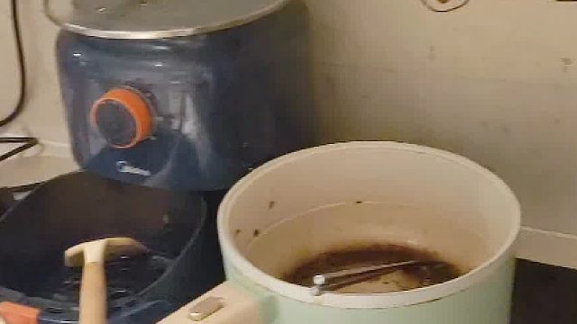 未婚工薪族省吃俭用花光积蓄在深圳买的小家