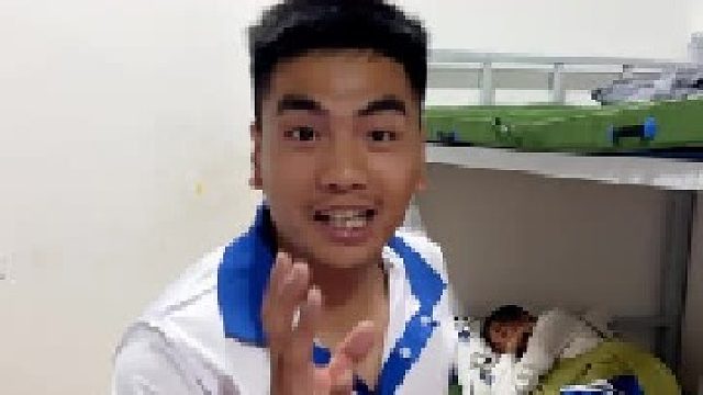 当宿舍高低床没有楼梯时，