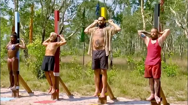 耐力挑战赛，谁能站在木桩上面坚持最久的，奖励5万美刀