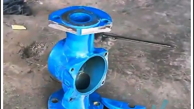 看老巴师傅如何维修损坏的增压泵底座的