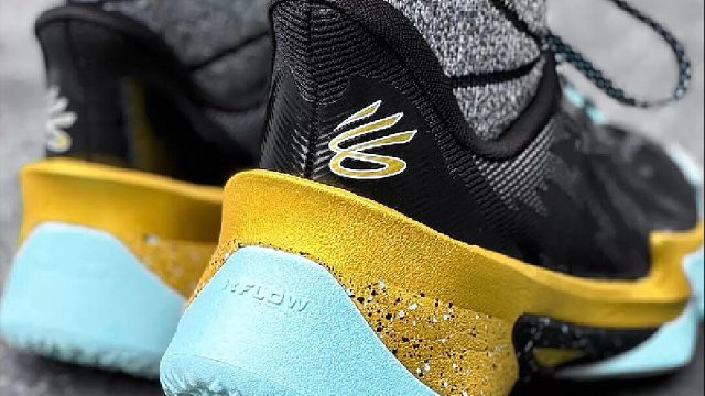 99%的人都不知道，库里这双支线有多能打！