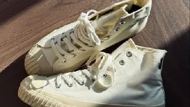 Cvs x NNMC 在神户的柿本无意间发现的公发款帆布鞋 有点意思