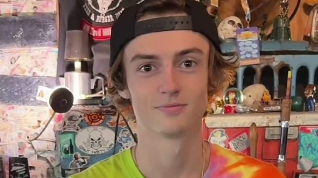 卡点点餐的小姐姐，不在意厨子的顾客，还有被顾客前台联合逼疯的厨子