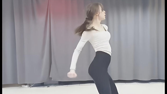 俄罗斯姑娘才艺表演24.03.31_蓝BUFF(欧丽西亚)01