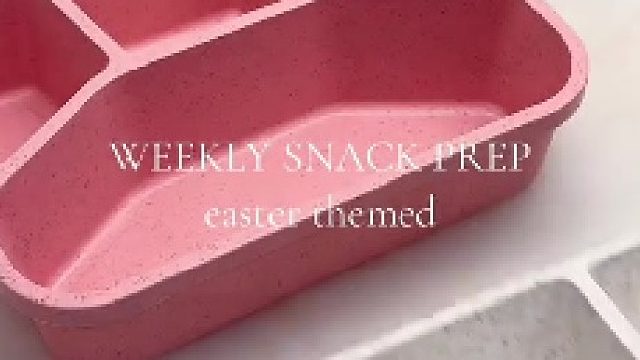 外国小姐姐准备复活节主题的盒