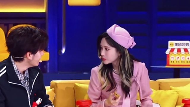 孟子义问胡先煦出生年份，胡先煦答是00后，孟子义又追问具体是哪一年出生的