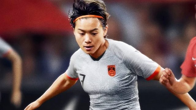 大罗附体！王霜名场面：过掉门将爆射破门，对方主帅气坏了