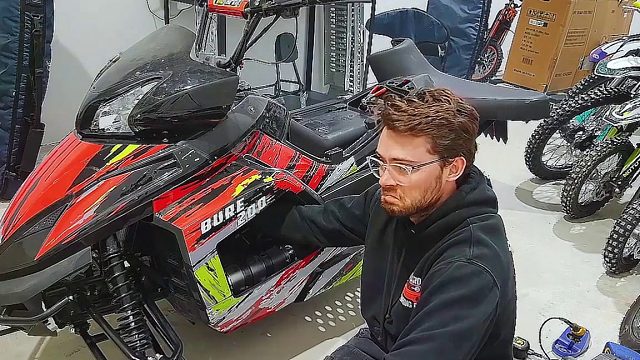 美国博主花2700到从中国阿里妈妈平台买全球最便宜雪地摩托车