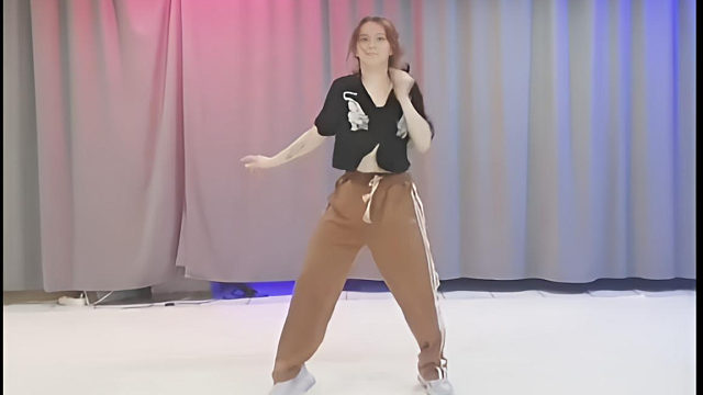 俄罗斯姑娘才艺表演24.03.31_小逗比(安娜)00