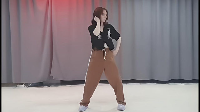 俄罗斯姑娘才艺表演24.03.31_小逗比(安娜)01