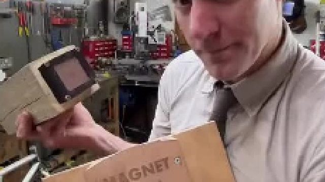 一切皆始于一个创意，磁力避震山地车终于来了。。。  转载，视频音频内容等均来自网络，中文字幕均来自机翻 人工校对，错误请评论区指出，侵删