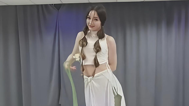 俄罗斯姑娘才艺表演24.03.31_空军(阿妮亚)02