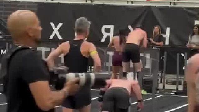 看到老外也来这一套我瞬间平衡了