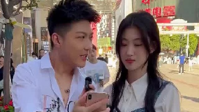 三（ ）五（ ）能填什么呢？