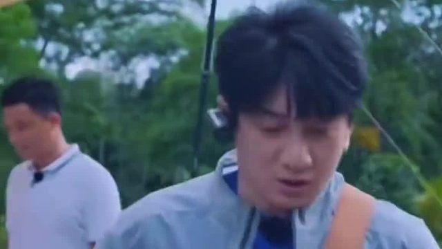 王耀庆：你视力这不是很好么！吴奇隆：山竹这么大我还看不见吗？