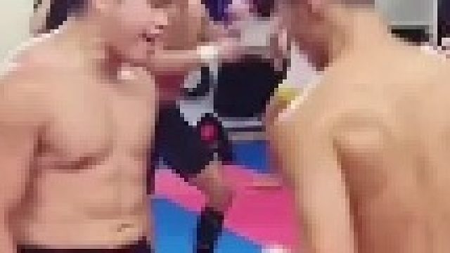 当铁布衫遇上金刚腿到底哪个更强