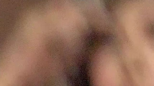 对视是人类不带情绪的精神接吻