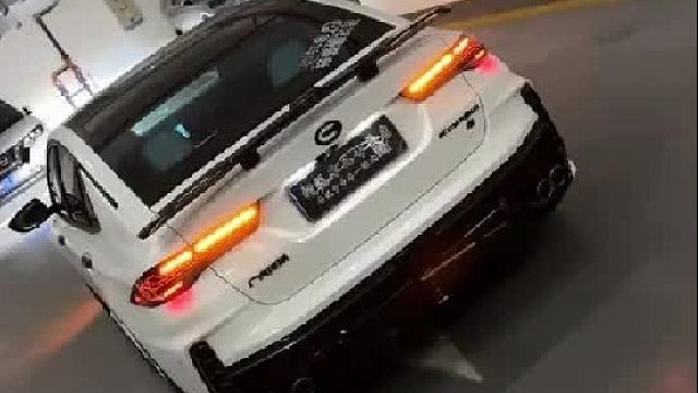 你们期待已久的影豹M4激光线条款尾灯安排上了，看看效果如何！