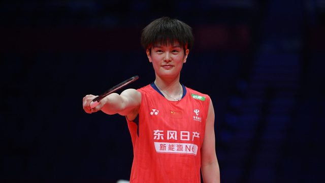 狂轰12-1！王祉怡豪取十连胜，羽联总决赛最不可思议一球诞生了