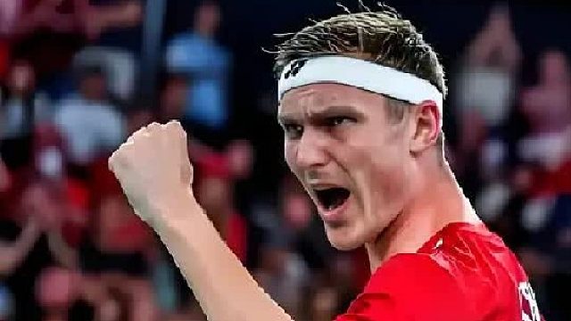 如果遇到这种情况，千万不要给裁判犯错误的机会！