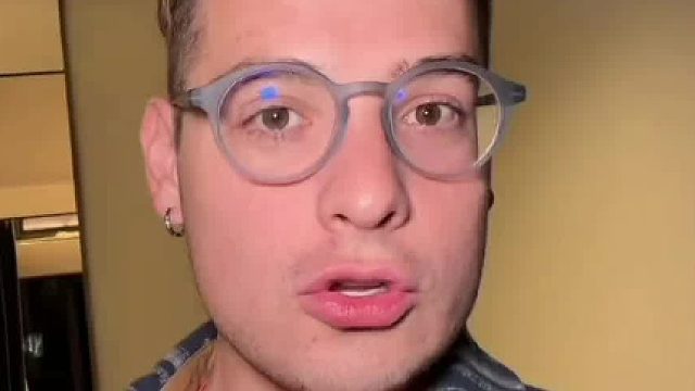 老外初遇中国科技酒店，人脸识别开门直接看呆，全程惊呼不停