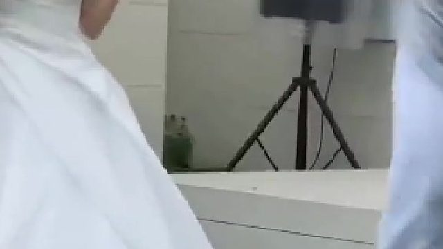 人秋雅结婚，你搁这又蹦又跳？