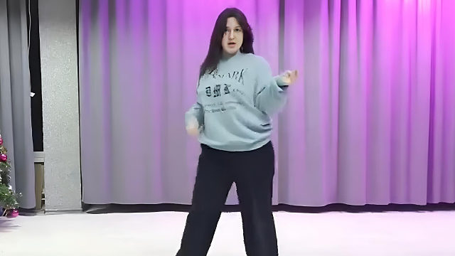 俄罗斯姑娘才艺表演24.02.01_海军(嘎贾)00