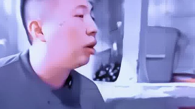 因为有劳动法，所以他不能工作