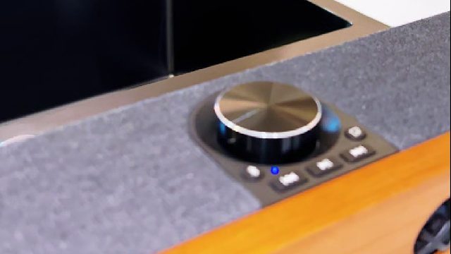 这台音响的声音，能把一天的累都揉开