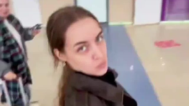 太兴奋了！俄罗斯姐妹第一次去中国旅行高兴的起飞！