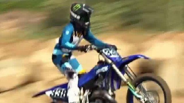 飞起来的摩托车