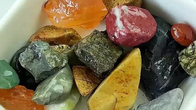 宝石磨石机第一阶段已完成，主播意外解锁不得了的宝石