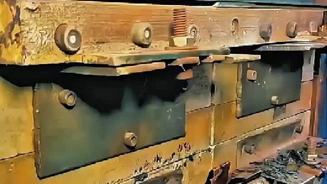 防水耐磨的真胶皮鞋制作全过程