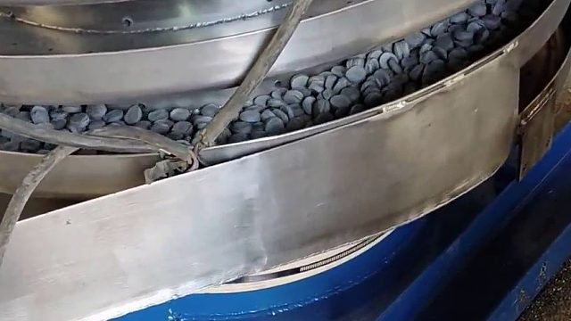 工程塑料粒降温设备  橡胶颗粒就是通过风冷降温下来的