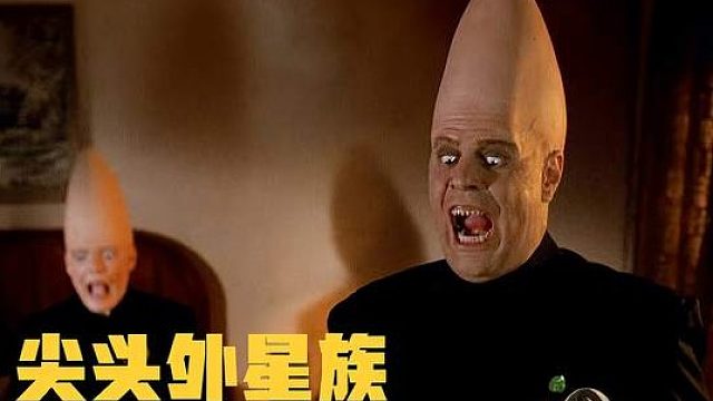 外星夫妻俩攻打地球，怎料半路飞船故障，两人只能被迫活在地球！