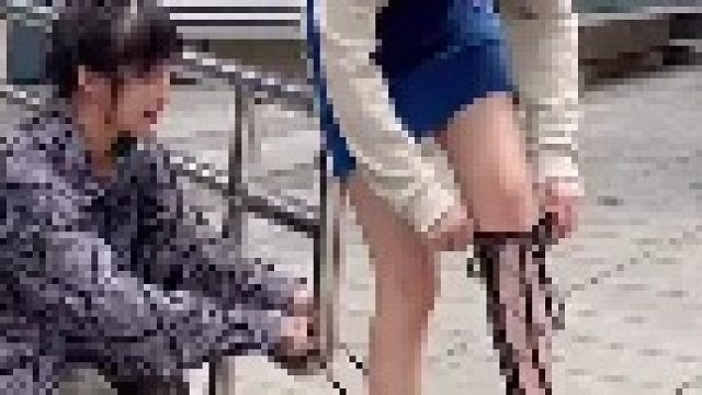 恭喜欣总成功报废一只袜子