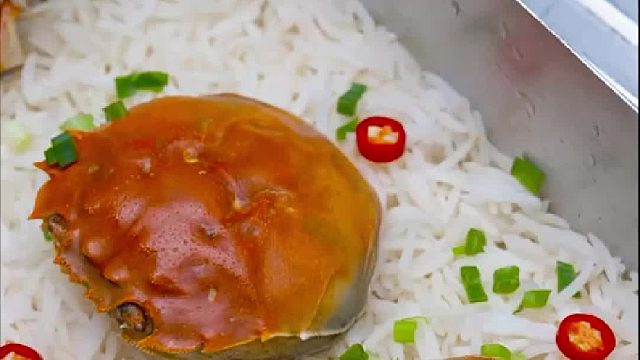 三个各怀心思的人在农村玩盲盒吃饭挑战