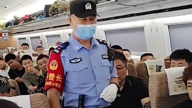 人类是要驯化的，长期安逸的环境最终人是没那个警觉的。