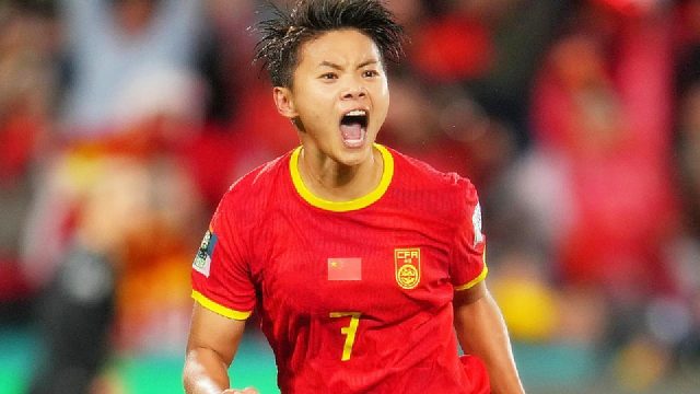 面对3人围剿：王霜一个神龙摆尾，耍得李玟娥团团转！