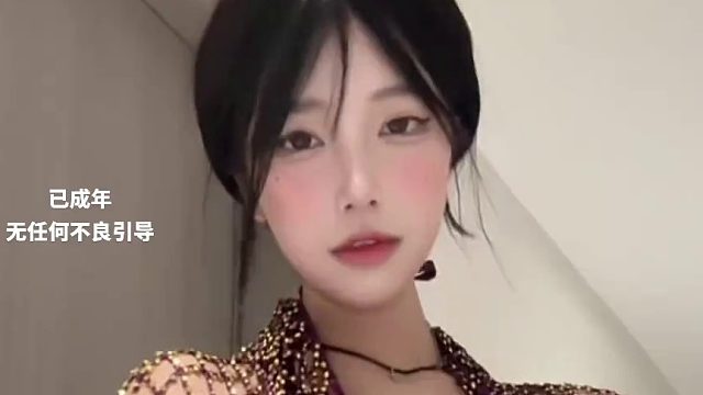 你拿什么抵抗我呀，食物链的顶端可是姐姐