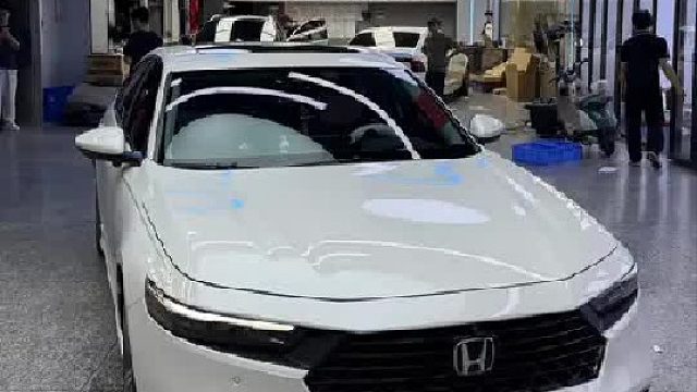 白色的十一代雅阁不好看吗