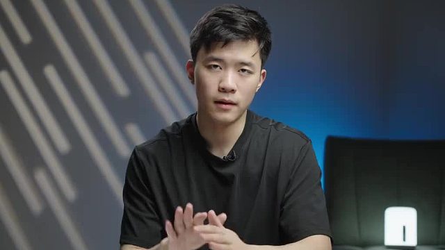 那台让人梦寐以求的游戏本!大男孩的玩具!
