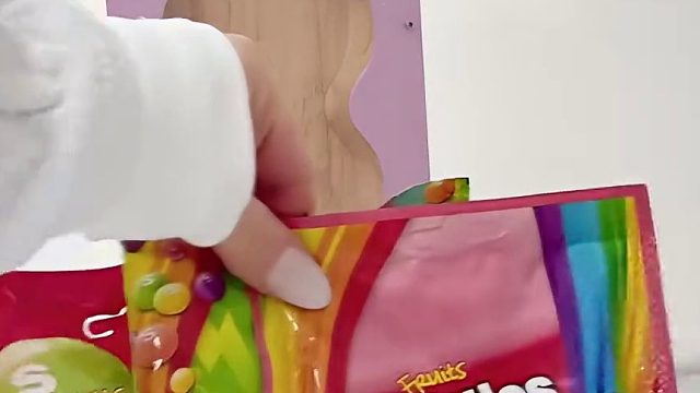 外国小姐姐沉浸式收纳糖果   助眠视频