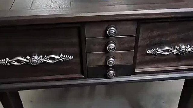 外国小哥哥展示自制的，看看都有什么机关  体验