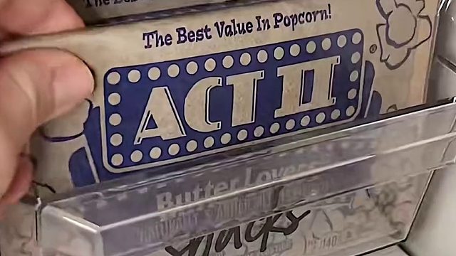 外国小姐姐准备零食   体验