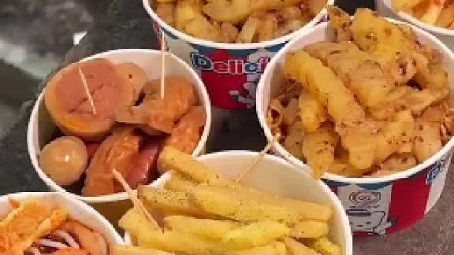 小学门口物价到底能有多离谱？吃到撑